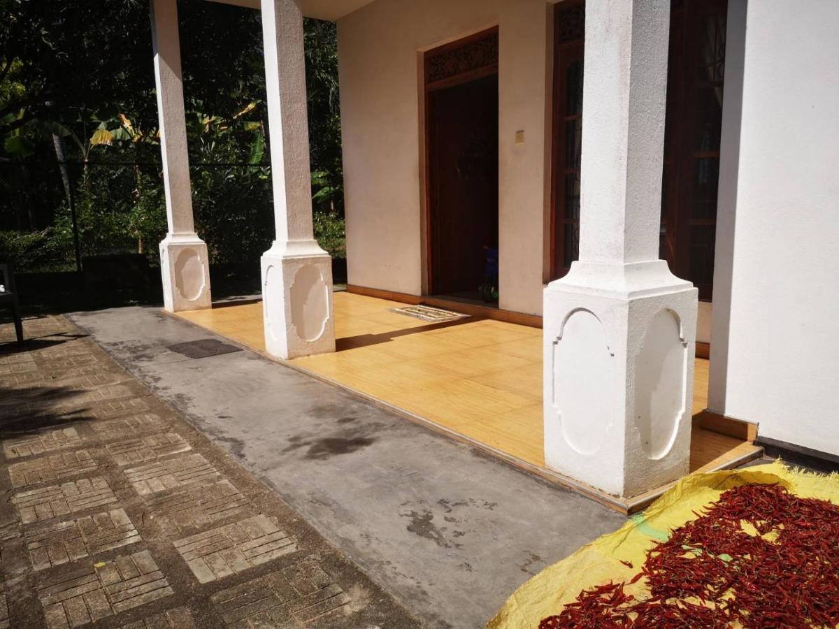 Sithu Guesthouse Бентота Экстерьер фото